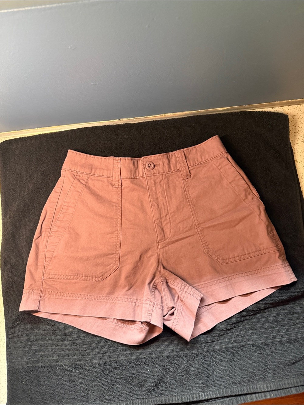 Old Navy Women’s Pink/mauve Utility Chino Cotton Shorts